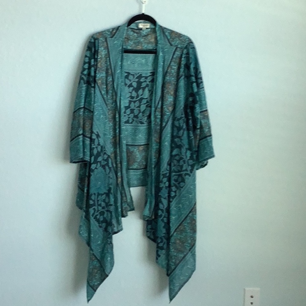 Never worn, duster, wrap in teal.